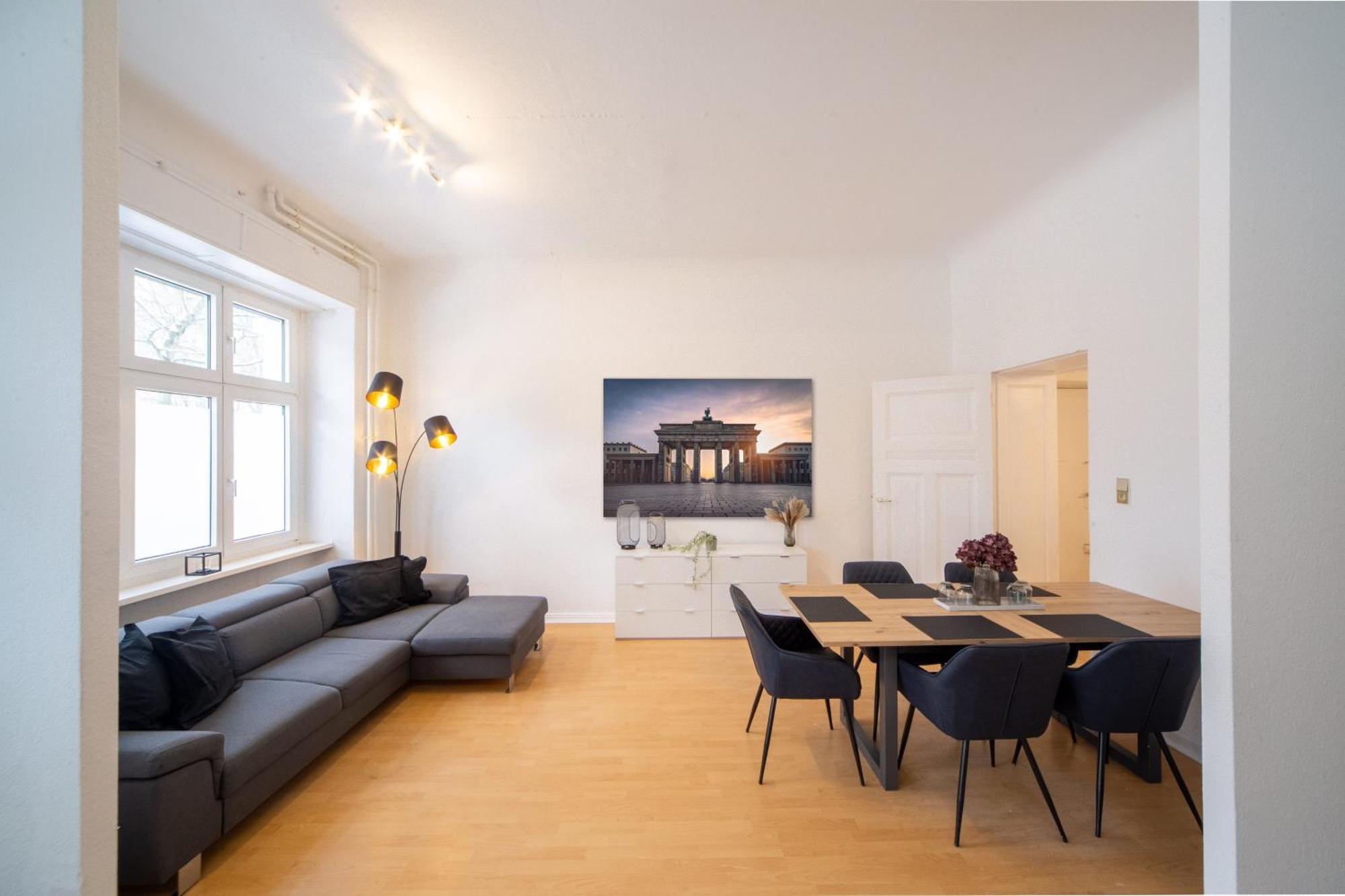 Appartamento Massagesessel, King-sized Bed, Billardtisch, 2 Couches