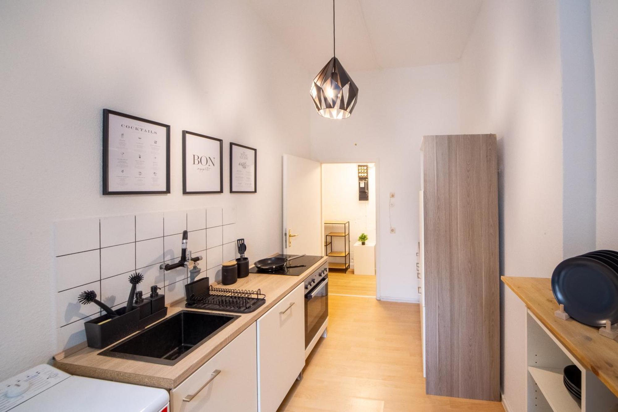 Massagesessel, King-sized Bed, Billardtisch, 2 Couches Apartamento *